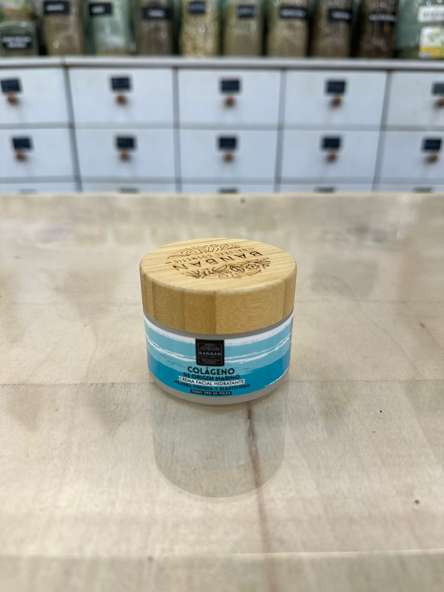 Crema facial hidratante, colágeno. Banban